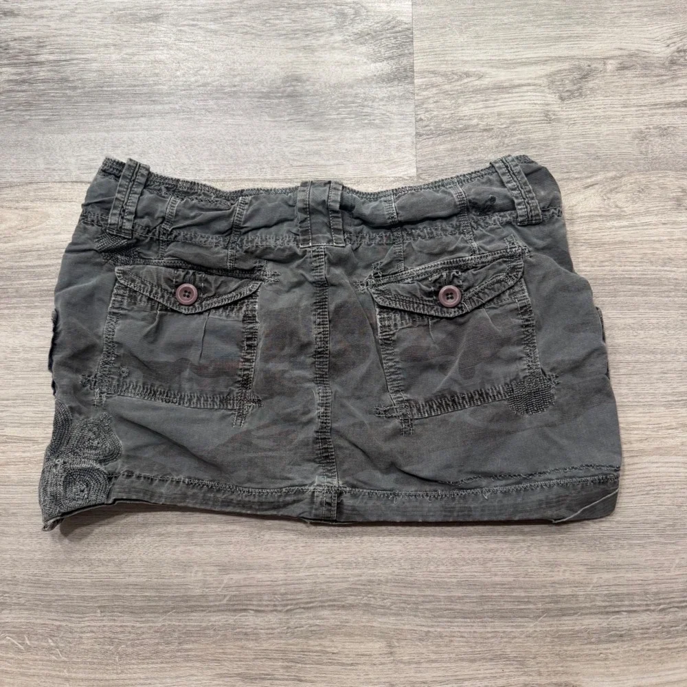 American Eagle Outfitters Camo Cargo Mini Skirt Gray Ripstop Size 2 Utility